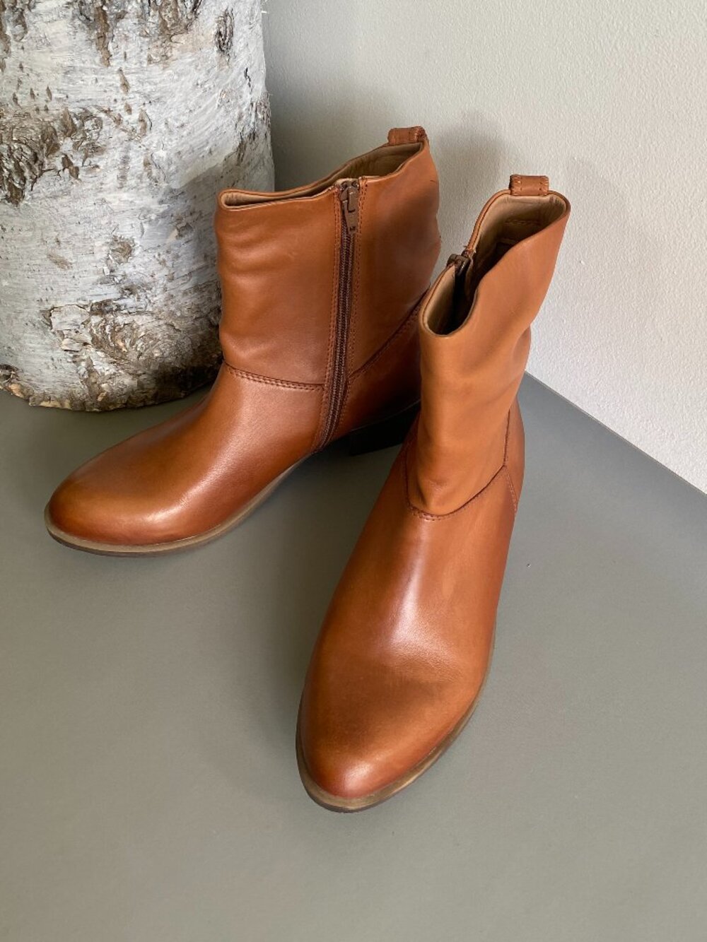 Oker Cognac Leather Slouch Ankle Boots Side zip  Comfort ECU Sz 9/Fits 8.5 - Picture 4 of 15